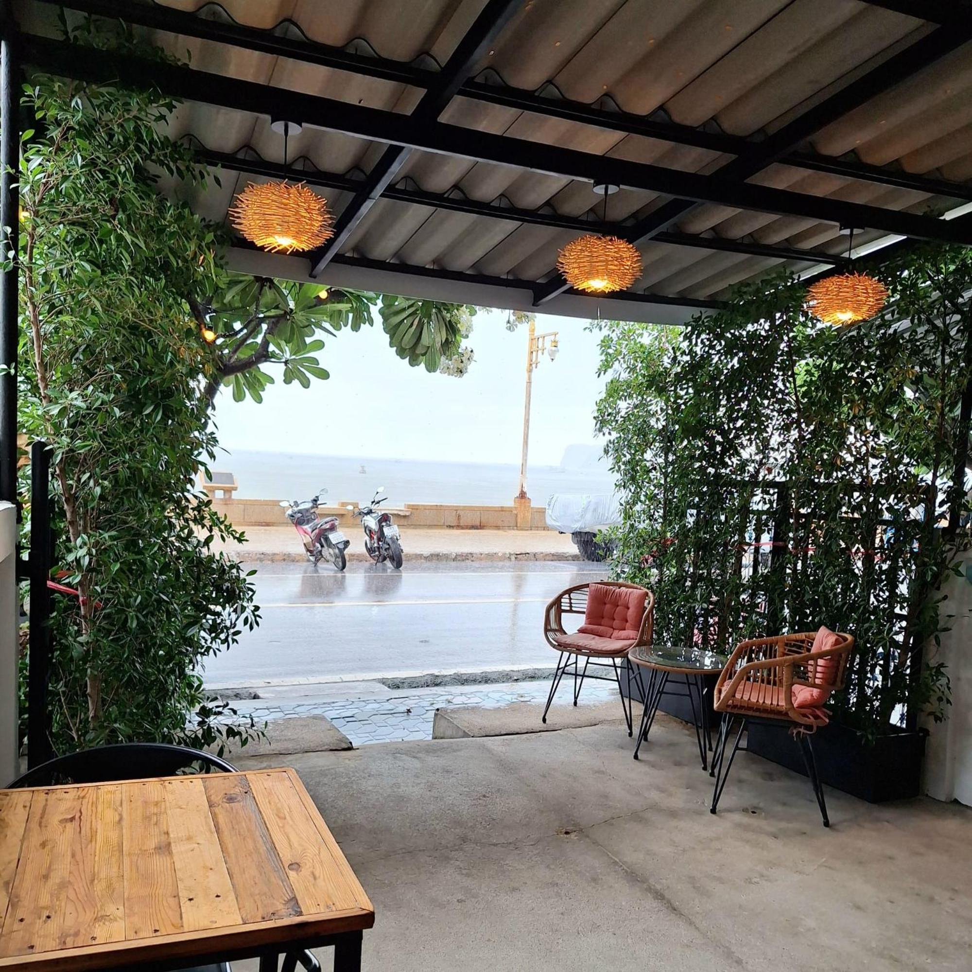 Jungle Cafe And Guesthouse Prachuap Khiri Khan Exteriör bild