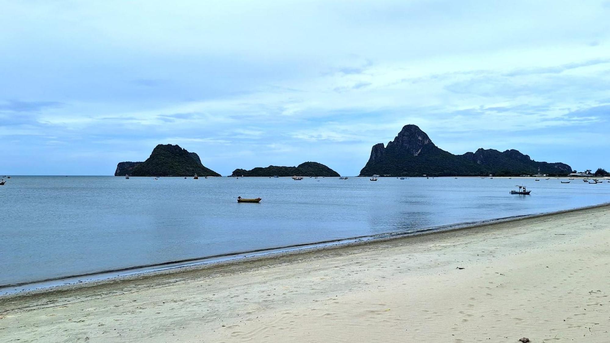 Jungle Cafe And Guesthouse Prachuap Khiri Khan Exteriör bild
